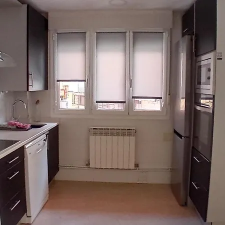 A Puertas De La Catedral 90m2 Con Garaje ויטוריה-גאסטייז