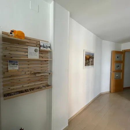 A Puertas De La Catedral 90m2 Con Garaje דירה *